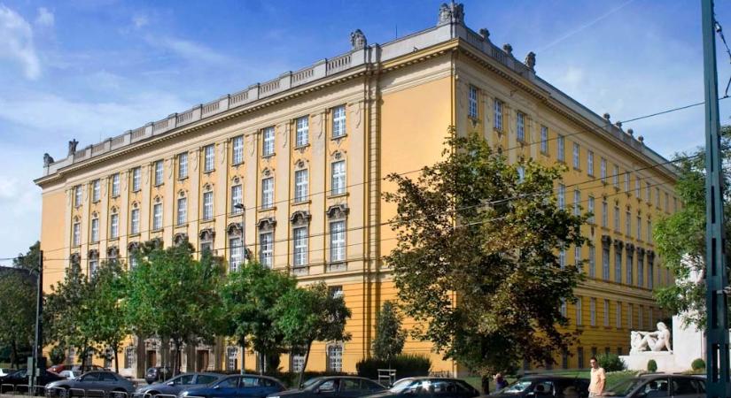 „Nagyon melegszivű,okos,kedves fiú volt, felfoghatatlan” – szívritmuszavar okozhatta a 17 éves budapesti diák halálát, Ágoston a szalagavató ünnepségen lett rosszul