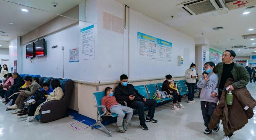 Még nincs járvány Kínában, de növelik a járványklinikák számát