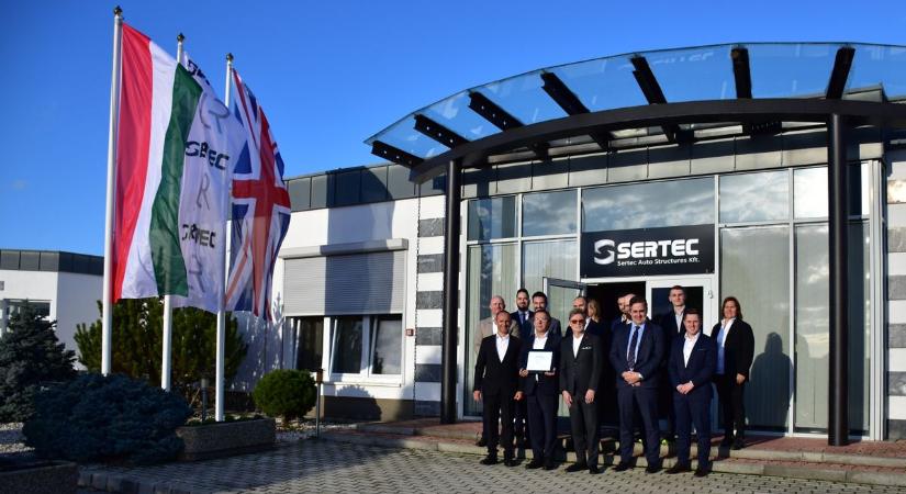 Minőség díjas vállalat lett a SERTEC Komárom-Esztergom vármegyei gyára