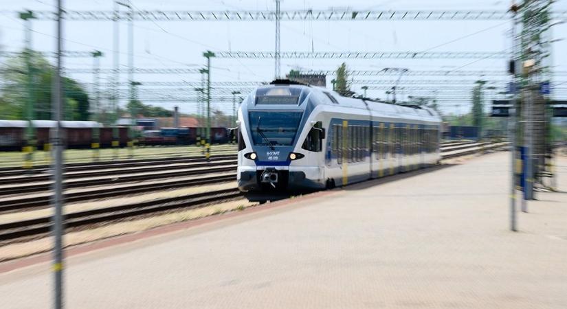 Most jött: Balesetezett az utasokkal teli siófoki vonat