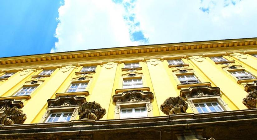Szívritmuszavar okozhatta annak a fiúnak a halálát, aki összeesett a budapesti szalagavatón