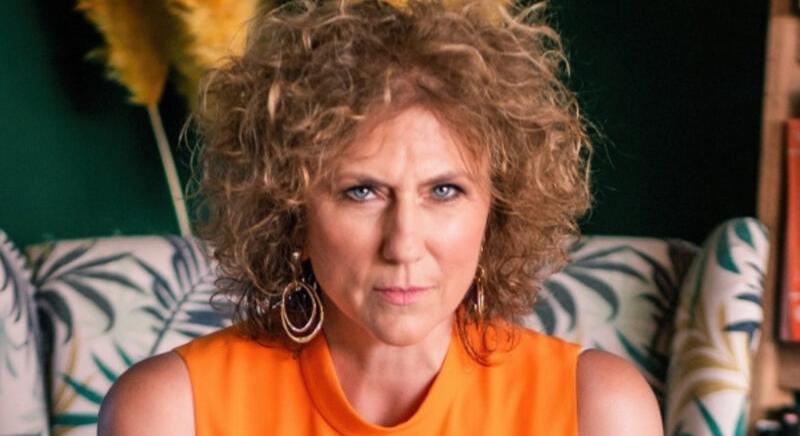 Szalontay Tünde: „Az önéletrajzi monodrámával a rejtőzködő énem határait is feszegetem”