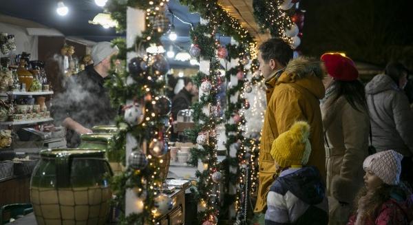 Szavazzon a Debreceni Advent legszebb faházára és legkedvesebb árusára!