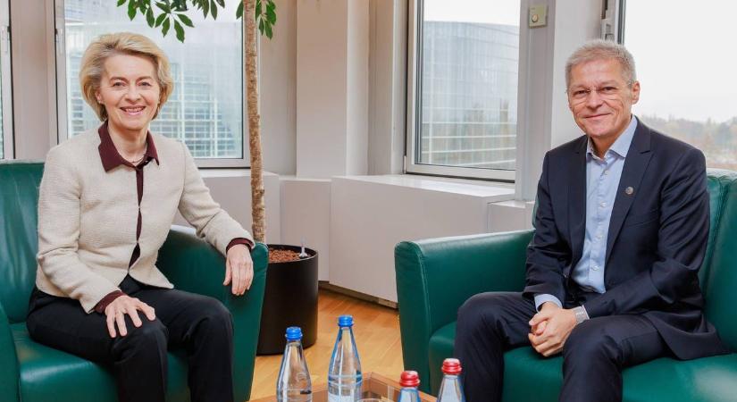 Ismét feltűnt Dacian Cioloș: előválasztáson keresne „demokrata” államfőjelöltet