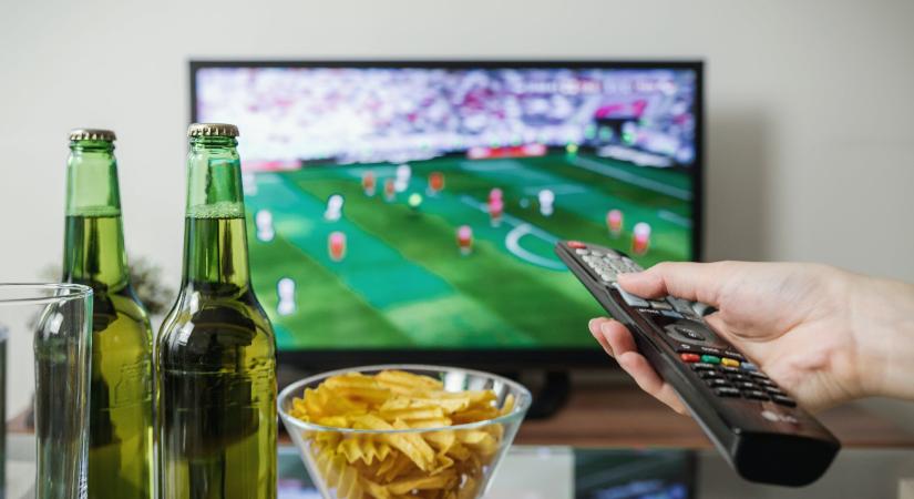 Közel hárommilliárd forintot költhet a köztévé focimeccsek közvetítésére