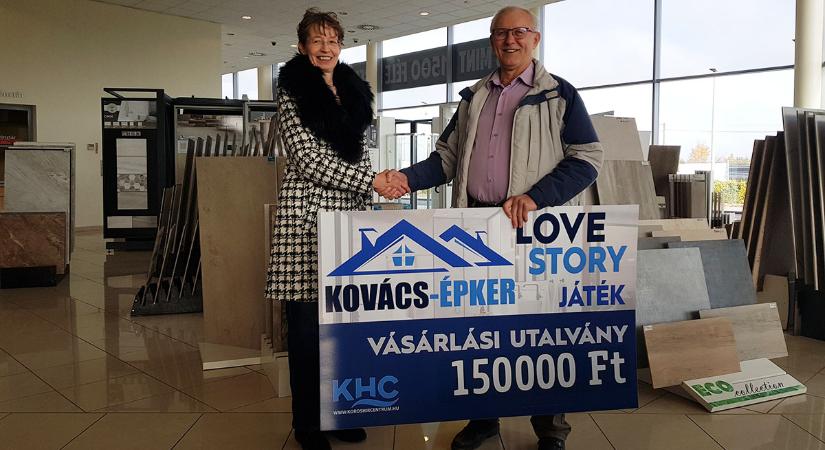 A szerencsés nyertesünk átvette a 150.000 forint értékű Kovács-Épker vásárlási utalványt!