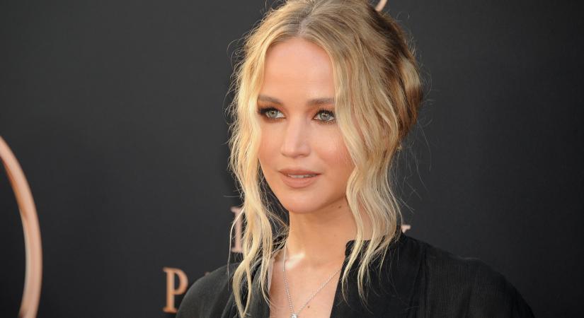 Jennifer Lawrence válaszol a találgatásokra, hogy plasztikai műtéten esett át