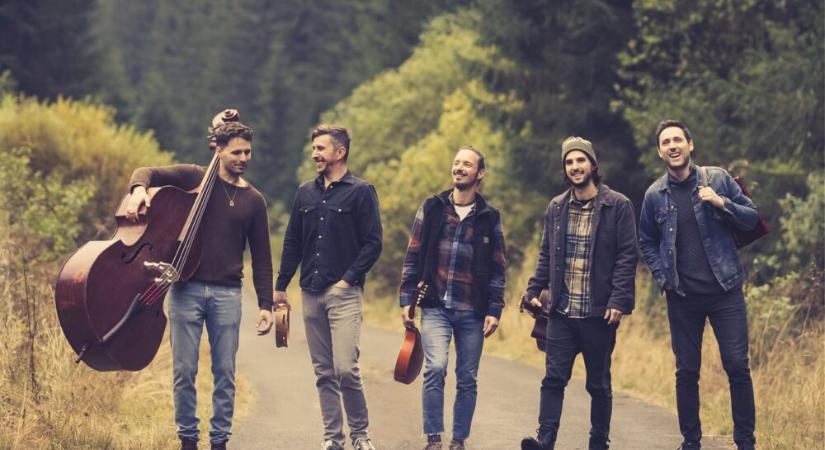 Igazi karácsonyi lemez jön a Bagossy Brothers Company zenekartól Ünnep címmel – Hallgass bele!