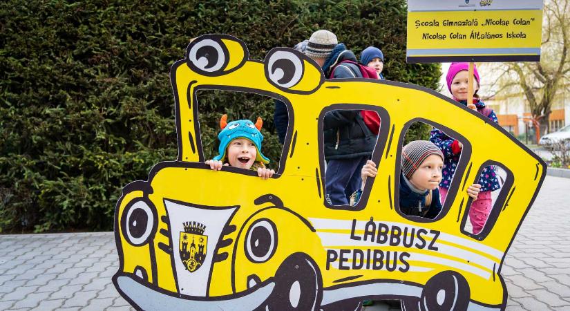 Idén a Mikulás megajándékozza a Lábbuszozó sepsiszentgyörgyi diákokat