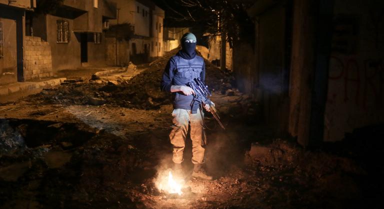 Terrorellenes razziát hajtottak végre Törökországban, közel száz embert őrizetbe vettek