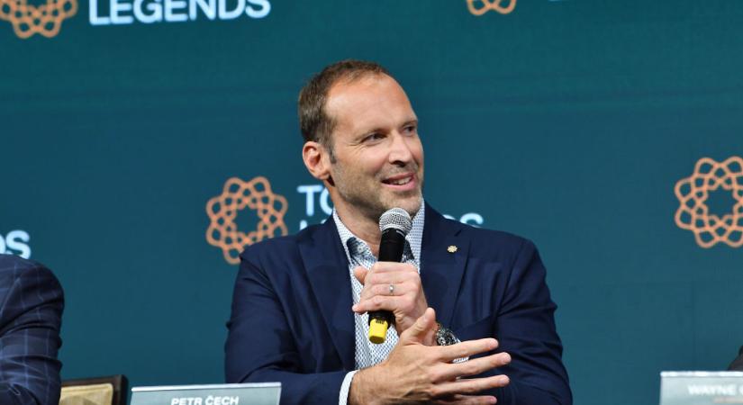 VIDEÓ: Petr Cech bemutatkozott profi jégkorongkapusként