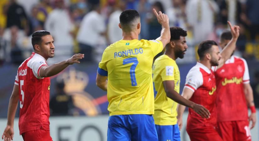 Cristiano Ronaldo elesett, tizenegyest kapott, de jelezte a bírónak, hogy nem jár neki büntető