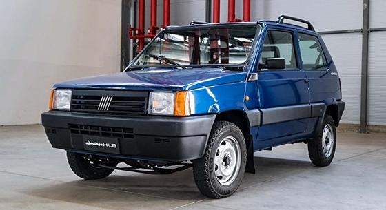 Csak a Fiat-gyárban használták ezt az eladáshoz restaurált Panda 4x4-et