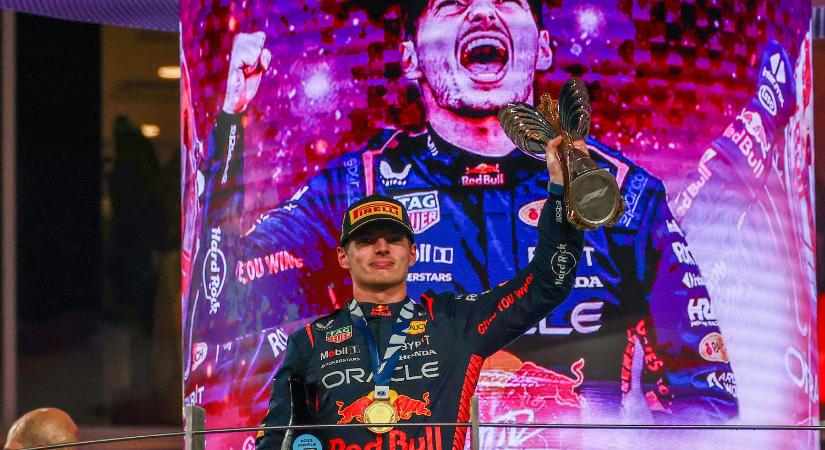 Úgy röpköd az F1-bajnok, ahogy azt kevesen tehetik meg