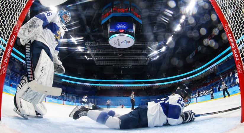 Brutális esése után lebénulhat az olimpiai bronzérmes csatár