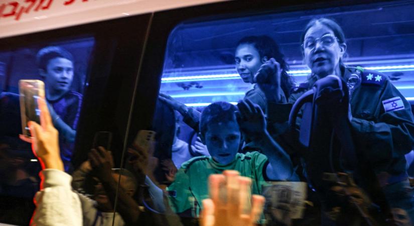 Egyre több túszt engednek szabadon a terroristák, de Ciszjordániában óriási veszély fenyegeti Izraelt