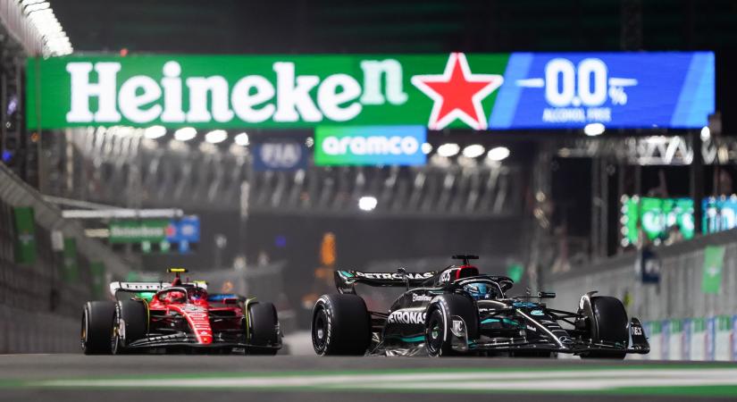 3 milliárdot bukott a Ferrari és ugyanennyit nyert a Mercedes a szezonzáró futamon