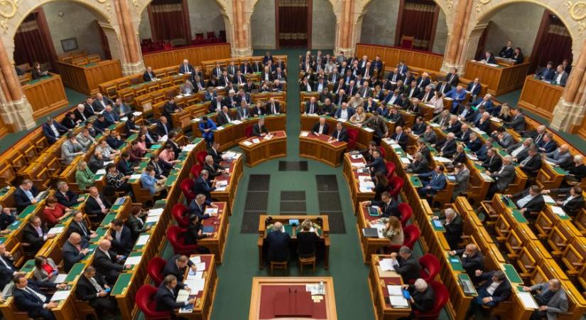 Ma tárgyalja a a parlament a Fidesz szuverenitásvédelmi törvényét