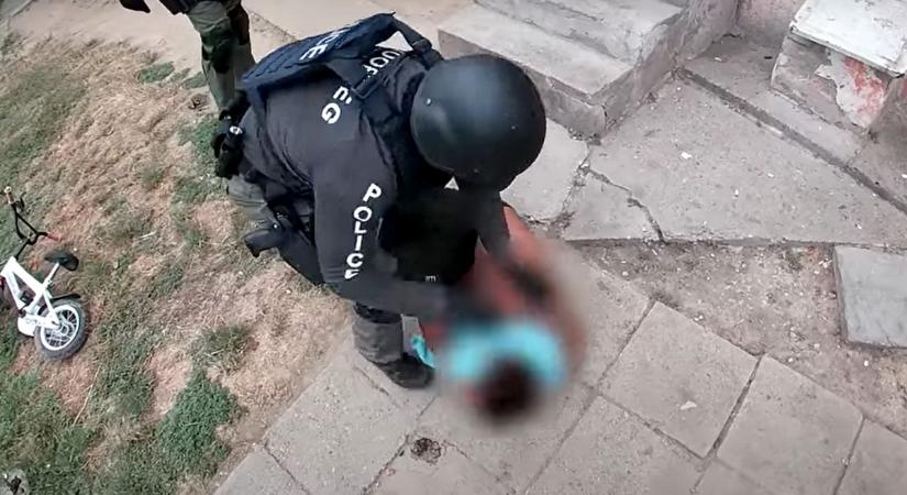 Kemény büntetést kaptak az anyára és fiára Molotov-koktélt dobó baranyai támadók