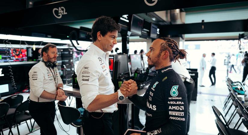 Wolff: Ha kap egy jó autót, Hamilton újra világbajnok lehet