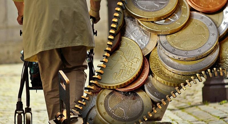 Szakértő: 200 milliárd felett a nyugdíjpénztárak nyeresége, a reálhozam is meglehet az idén