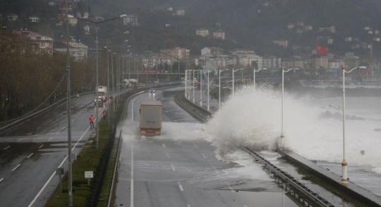 Videón a brutális vihar, amely a Fekete-tenger partján csapott le több országra is