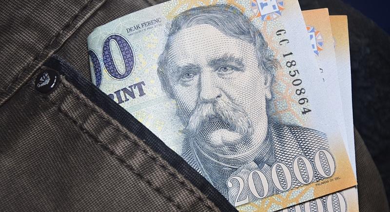 Sorsfordító hetek állnak a nyugdíjpénztárak előtt