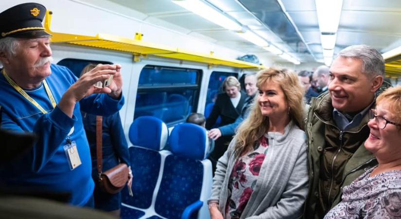 Lázár Jánossal a fedélzeten elindult az első Szeged-Szabadka járat