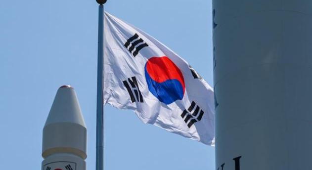 Dél-Korea elhalasztotta első katonai kémműholdjának pályára állítását az időjárás miatt