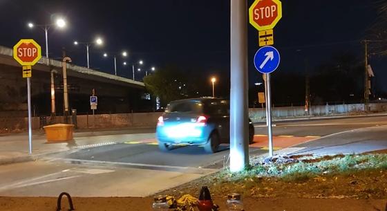 Öt perc alatt 27 autós nem állt meg a bickliút előtti stoptáblánál, pedig egy halálos gázolás miatt rakták ki