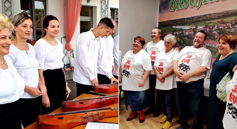 A jubiláló ÉS?! Színház és a Sarló citerazenekar a Magyar magazinban