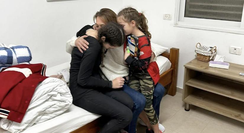 Megszólalt a magyar édesanya, aki 51 nap után kapta vissza túszul ejtett kislányait