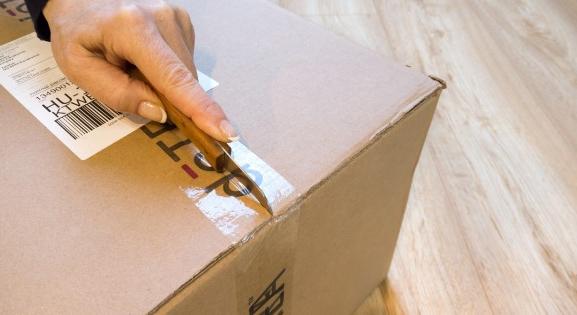 Üzenetet küldött a hatóság: figyelni kell a levél- és csomagfeladásra!
