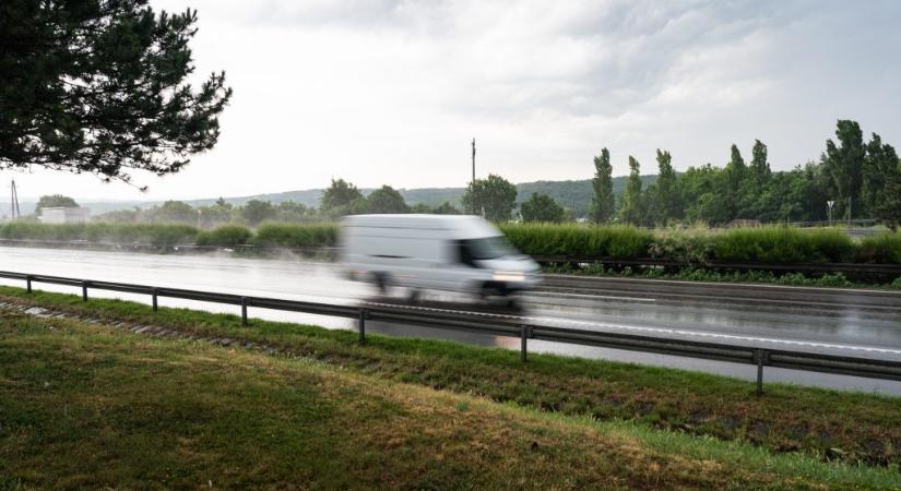 Új eszközöket vetnének be a gyorshajtók lassítására, lefülelésére