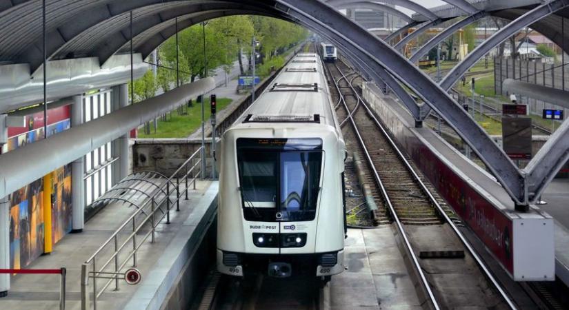 Kiborultak a metrón közlekedő utasok