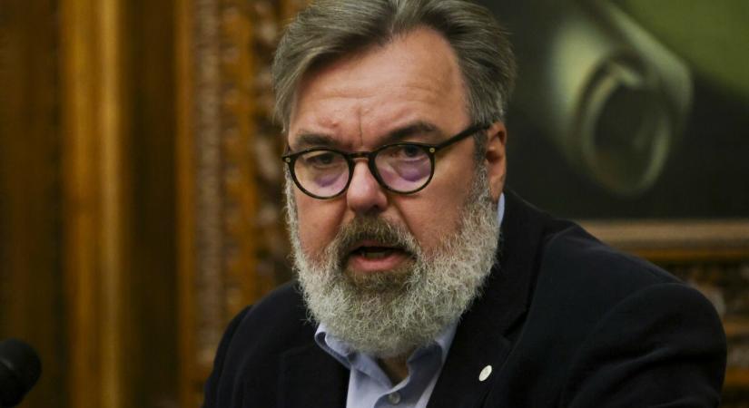L. Simon László és az ügyeletes bicikli