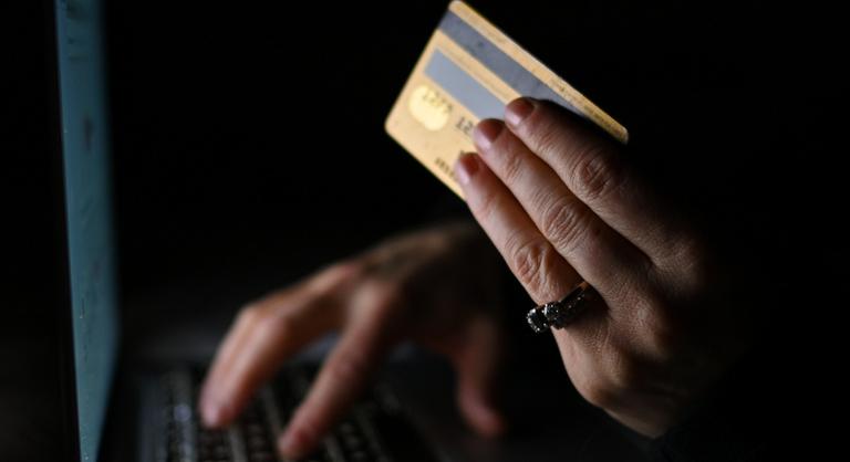 Egy internetes álkereskedő 21 millió forintot csalt ki