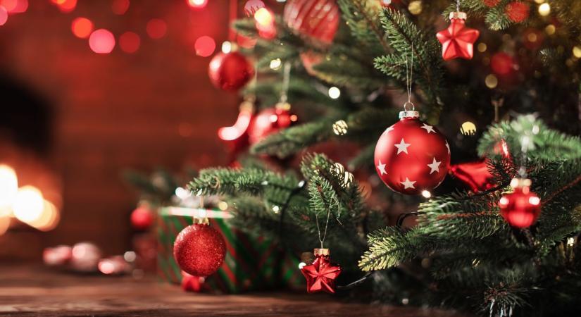 Adventi díszeket készítenek az alapítvány tagjai Tiszafüreden