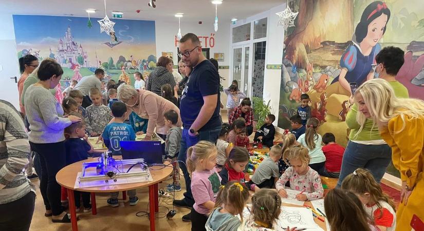 Robotikai bemutató a demecseri Tündérkert Óvodában