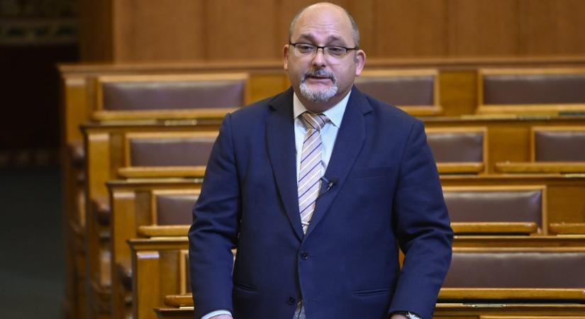 LMP: Átengedte a Kúria a kiemelt beruházási törvény visszavonásáról szóló népszavazási kérdést