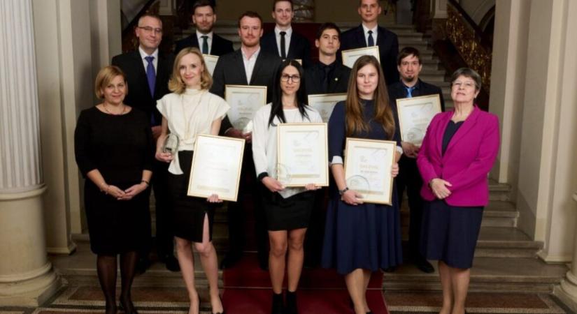 Ők tízen kapták magyar tudomány kategóriában a Junior Prima Díjakat