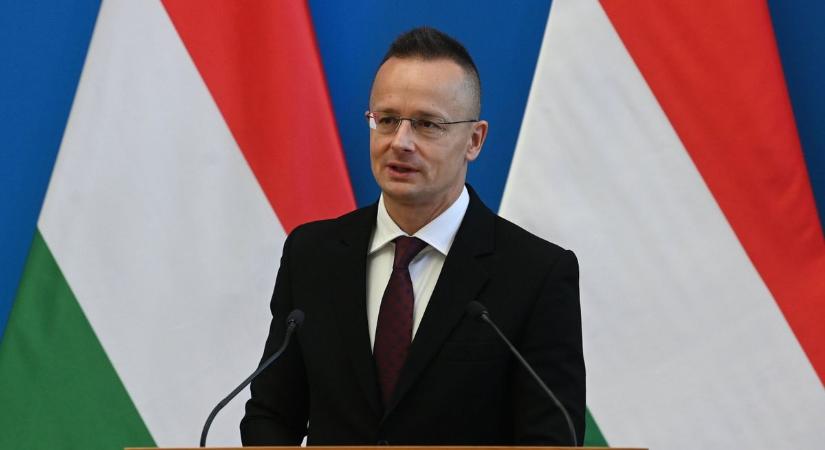 Új helyzet, hogy migránsok és embercsempészek automata fegyverrel lőnek a határőrökre (videó)