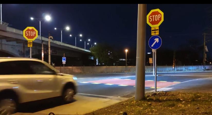 Tippelhet, hányan álltak meg egy stoptáblánál, amit egy halálos baleset miatt tettek ki Budapesten