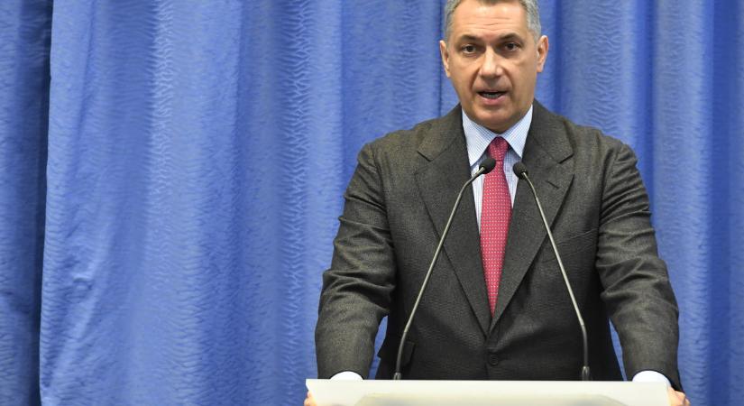 Lázár János lerántotta a leplet, hogy mire készül, és tényleg grandiózus dologról van szó