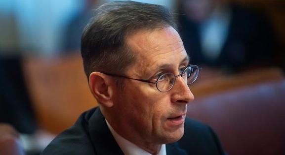 Varga Mihály szerint a magyar nyugdíjrendszer megbízhatóan működik