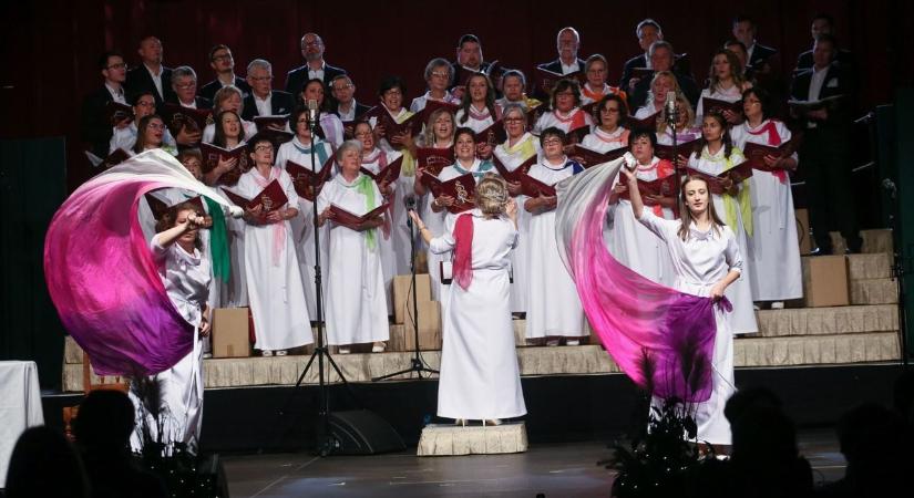 Szülinapi revü - Tízéves a Sárvári Oratórikus Kórus