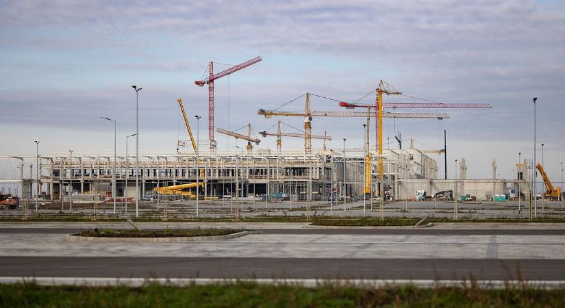 CIB: fokozatosan erősödik a magyar gazdaság