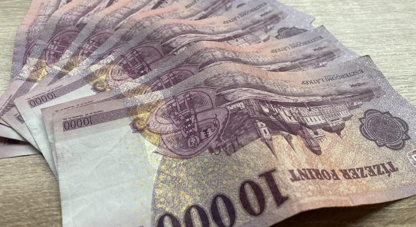 Forint – brutális erő, 300-as eurót hoz a Mikulás?