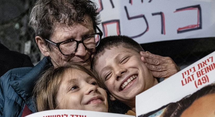 Újabb túszokat engedett el a Hamász kedden