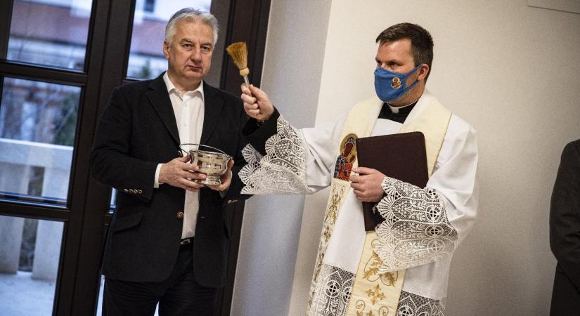Semjén: Úgy védhetjük meg a keresztény civilizációt, ha kitöltjük a nemzeti konzultációt